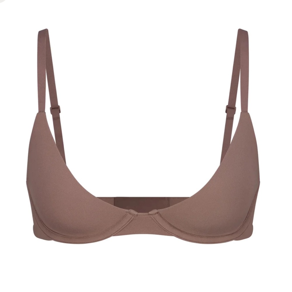 SKIMS Fits Everyone Plunge Bra